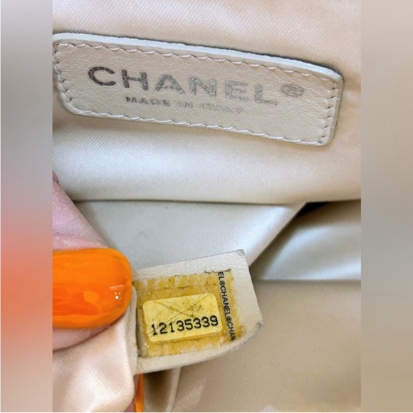 Chanel lambskin 2 way Tote/shoulder bag with insert & COA - Picture 5 of 10